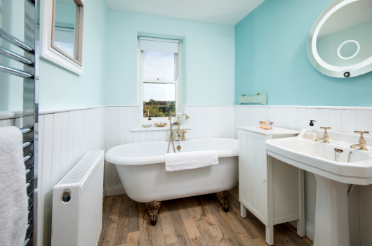 Bathroom, Leaholme Cottage, Newton-by-the-Sea, Northumberland Bathroom